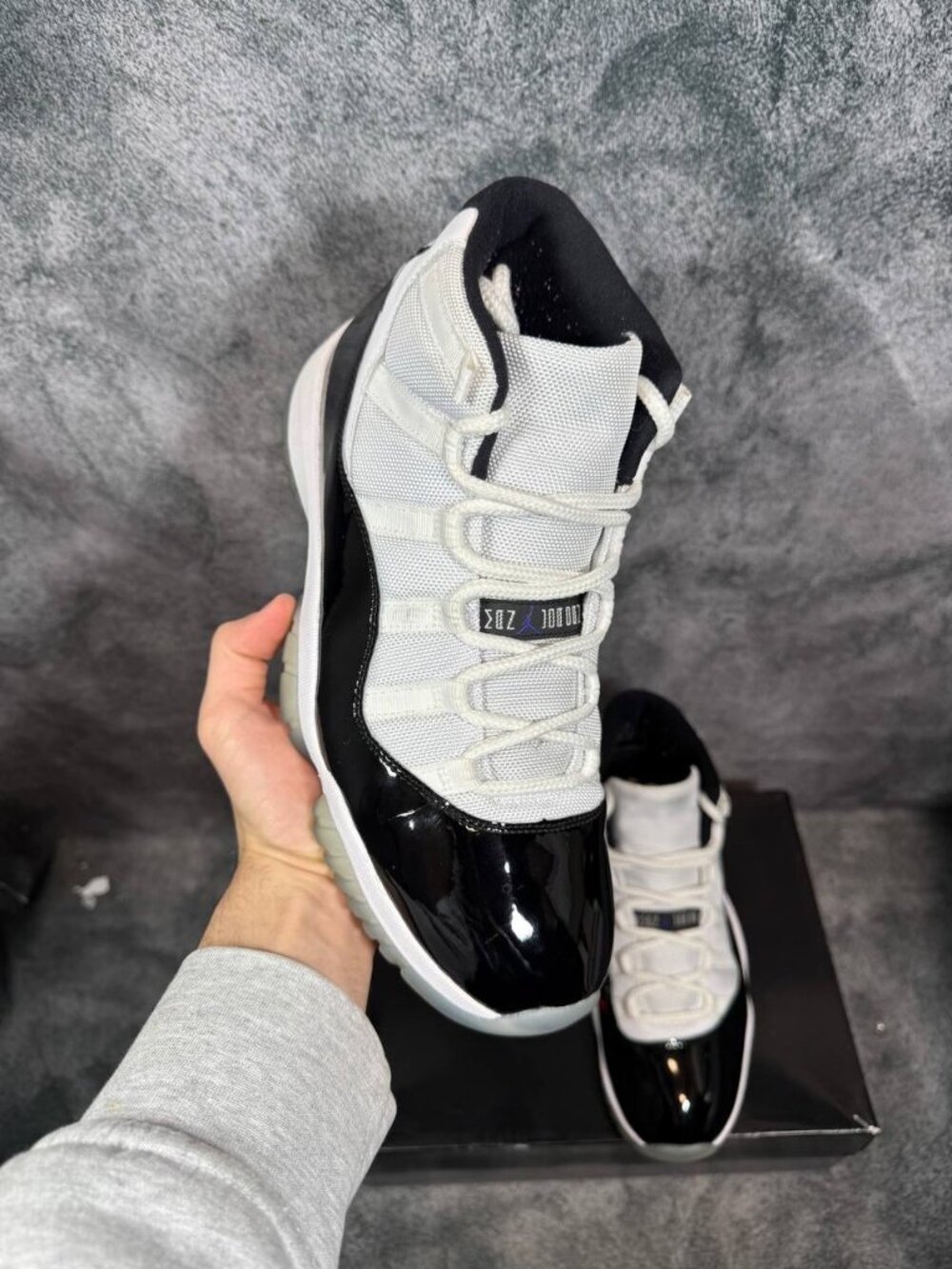 Size 10.5 | Jordan 11 Concord With Box | Pre-Owned